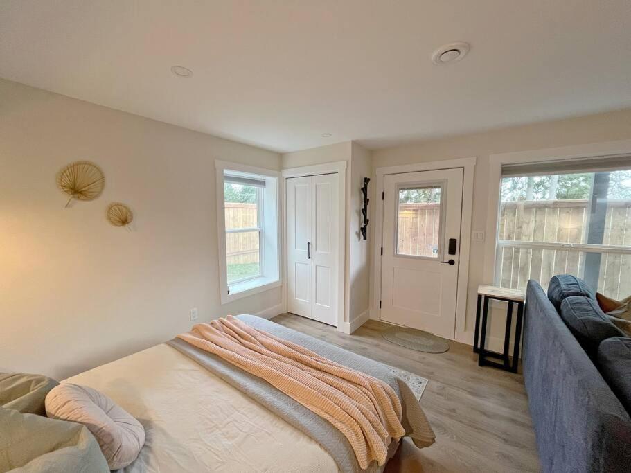Modern Studio With Soft Tub And Mountain Views - Ratcliffe Guest Suite Duncan Exteriör bild